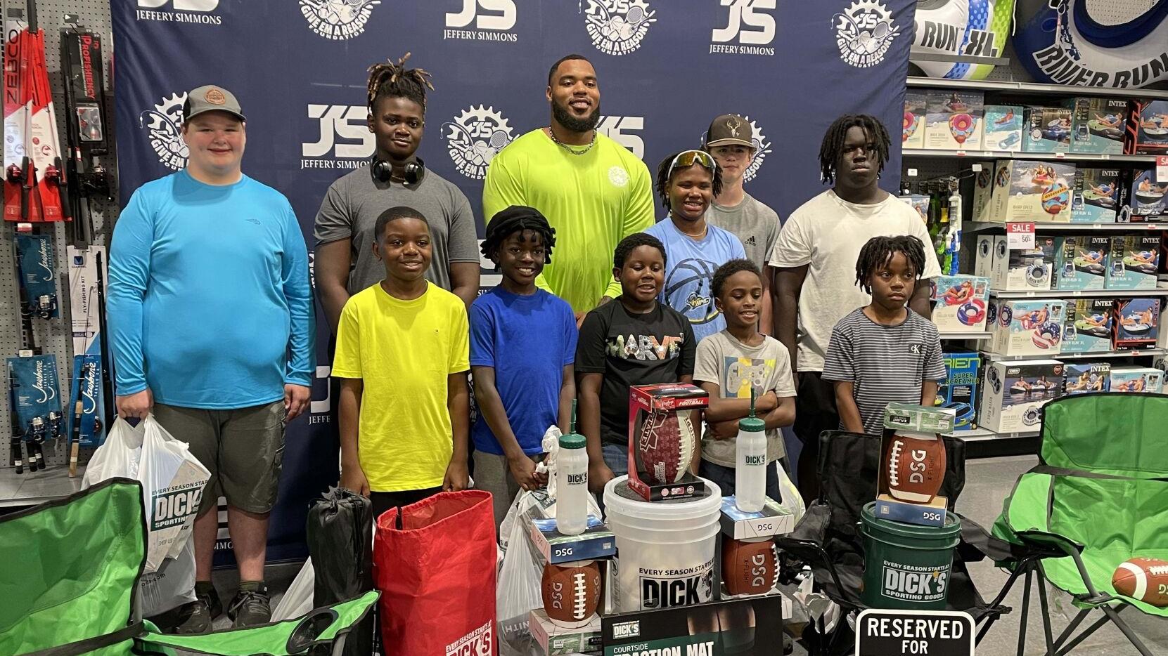 NFL star, former Bulldog Simmons hosts shopping spree with Dick’s Sporting Goods